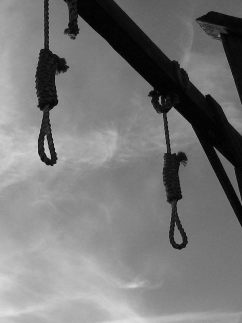 noose-death-penalty-gallows-black-white-execution-hanging-flickr-1600x867